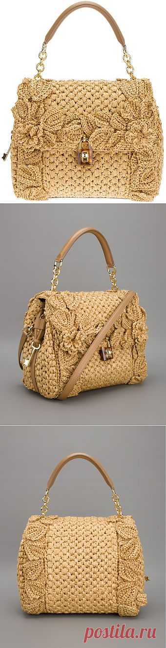 Сумочка Dolce & Gabbana.
