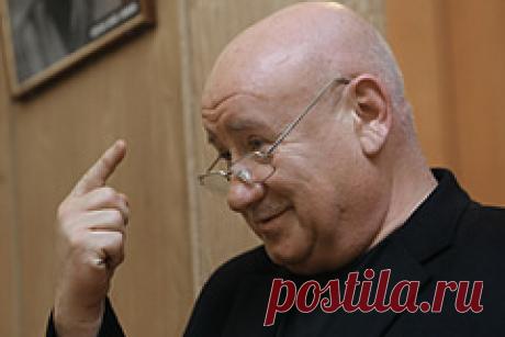 Рудинштейн перед смертью раскрыл правду о Прокловой. Кинопродюсер Марк Рудинштейн, скончавшийся 5 декабря, перед смертью рассказал правду об актрисе Елене Прокловой. Рудинштейн рассказал, что с юных лет Проклова была очень любвеобильной. «У Прокловой было столько связей в 14-15 лет, что ей, по-моему, было все равно, с кем.