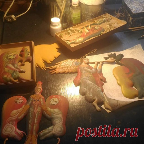 Мастерские художников способны притягивать самых закоренелых лентяев и распалять в гостях  жажду. ТВОРЧЕСКУЮ ) ! У Яра Пикулева в Палехе..