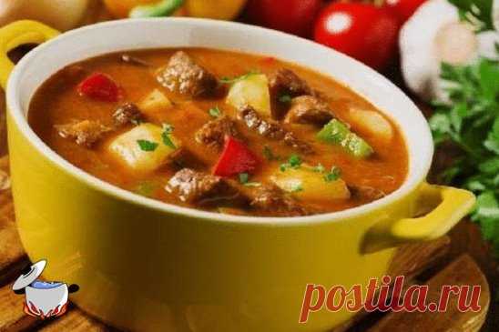 Как приготовить вкусное рагу
Чтобы приготовленное тобой овощное рагу было сытным и вкусным, следуйте нескольким полезным советам.
Во-первых, важен правильный подбор ингредиентов. То есть, чтобы в рагу была не только капуста, лук и картошка, а и баклажаны, кабачки, болгарский перец, чесночок, много зелени и пр.
Второе, готовить желательно на колхозном маслице. Так раньше называли настоящее подсолнечное масло. То есть Олейна и ей подобные тут нежелательны.
Третье, все ингредиенты должны быть