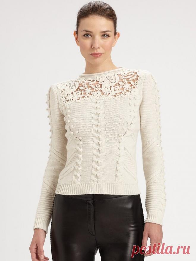 Белый свитер спицами