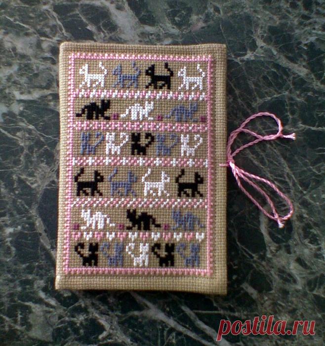 в/к футляр для иголок с котиками.