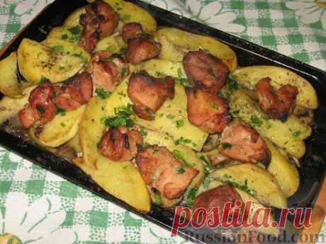 СЛОЕНОЕ ЖАРКОЕ
Сытное блюдо с мясом и грибами. Подавать лучше в той посуде, что готовилось:
RussianFood.com/recipes/recipe.php?rid=119914