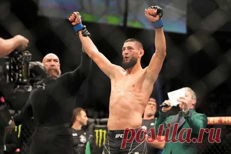 Чимаев отреагировал на проваленное взвешивание фразой «тут Чечня, ублюдки». Шведский боец смешанного стиля (ММА) чеченского происхождения отреагировал на проваленное взвешивание перед поединком с американцем Нэйтом Диасом на турнире UFC 279. Спортсмен ответил свистящим зрителям фразой «эй, тут Чечня, ублюдки! Заткнитесь» и показал залу средний палец.