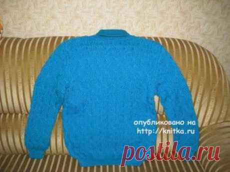 Голубой свитер спицами,  Вязание для мужчин Свитер связала старшему сыну спицами № 3,5 из Лидии ПШ в 6 сложений патентным узором. Вес 700 гр. Воротник - стойка связан отдельно и прикетлеван и изделию.