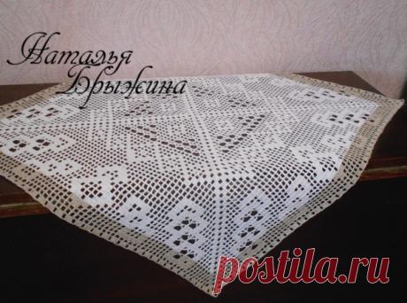 Закончила салфетку из пряжи со льном.
Крок Макс Семеновская 575 метров в 100 граммах 34% хлопок, 33% лён, 33% вискоза. Ушёл весь моток.
Виола ПМК Кирова 150 метров в 25 граммах 30% хлопок, 40% вискоза, 30% лён.
Крючок 1,25 мм Clover
Вязала не по схеме, стобликами не с двумя накидами, а с однима. Ну и серединку немного по другому вывязывала.