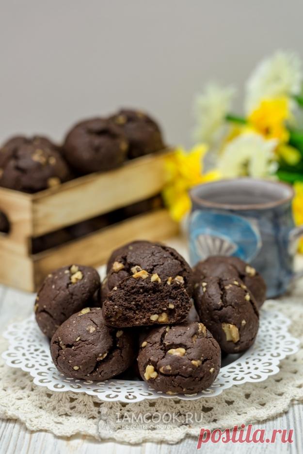 Шоколадное печенье с орехами — рецепт с фото. Для взрослых такое печенье идеально к чашечке кофе, а детям подайте его с молоком.