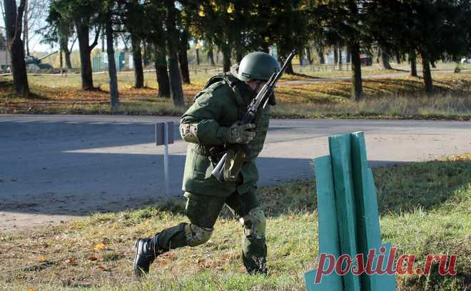 Военком Карелии рассказал о возврате добровольцев из-за «злоупотреблений». Некоторых добровольцев из Карелии, решивших участвовать в боевых действиях на Украине, вернули домой из-за «злоупотреблений», заявил военный комиссар республики Андрей Артемьев во время совместной «Прямой линии» с главой региона Артуром Парфенчиковым и руководителем местного министерства социальной защиты Ольгой Соколовой.