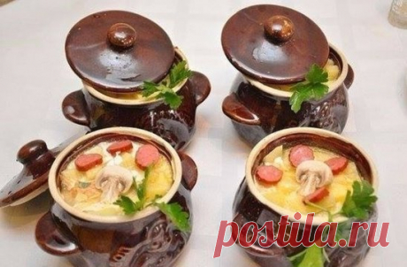Охотничьи колбаски с картофелем в горшочках