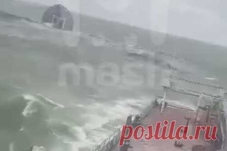 Восемь человек спасли с терпящих бедствие танкеров возле Керчи