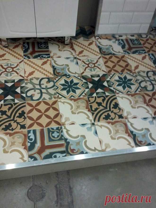 Нам потом по этому ходить? Плитка в ванную | Дом с огородом в пригороде | Яндекс Дзен
Очень долго выбирали плитку. Настенную и к ней напольную... А вариантов же сотни, и к настенной (как основной) нужно выбрать подходящий под стиль на пол.