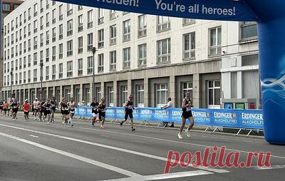 Почти 40 тыс. бегунов из 134 стран приняли участие в Берлинском полумарафоне. Победителями стали кенийский легкоатлет Дэниел Эбеньо и бегунья из Эфиопии Мулуат Текле