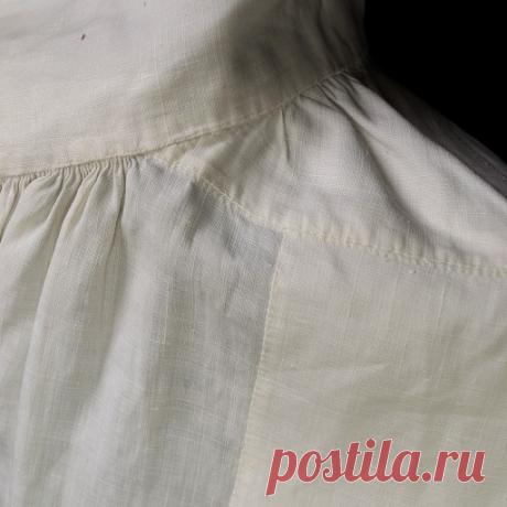Man’s linen shirt, late 18th century – INSIDE OUT