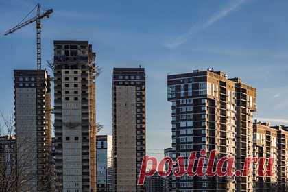 Оценена вероятность падения цен на недвижимость в России. Рост цен на недвижимость с большей долей вероятности остановится в 2022 году, а если и будет наблюдаться, то незначительный, считает эксперт рынка недвижимости, гендиректор компании «Релайт-Недвижимость» Константин Барсуков. Своим прогнозом он поделился в разговоре с «Лентой.ру».
