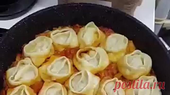 Манты на овощной подушке