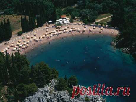 Milocer.Qeen's beach