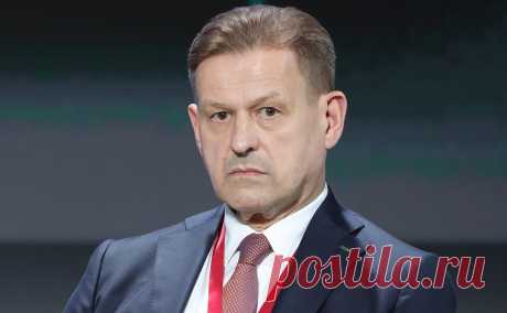 Глава оператора карт «Мир» — РБК: «У нас недостатка в свободе не было». Глава НСПК Владимир Комлев, покидающий свой пост с 2024 года, в интервью телеканалу РБК рассказал об обстоятельствах отставки, бессмысленности продажи НСПК и создания ее конкурента, а также почему зовет всех на Кубу