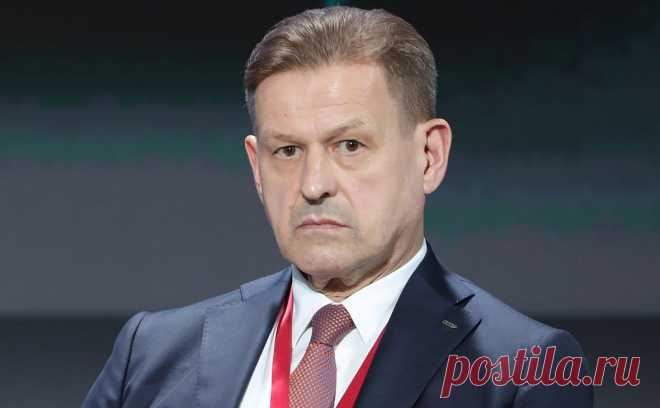 Глава оператора карт «Мир» — РБК: «У нас недостатка в свободе не было». Глава НСПК Владимир Комлев, покидающий свой пост с 2024 года, в интервью телеканалу РБК рассказал об обстоятельствах отставки, бессмысленности продажи НСПК и создания ее конкурента, а также почему зовет всех на Кубу