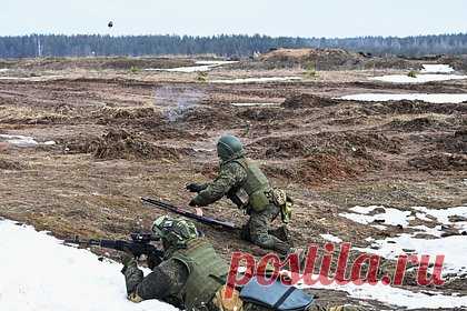 Военный спрогнозировал переломный момент СВО. Весна и лето могут стать переломным моментом специальной военной операции (СВО), считает военный эксперт, доцент кафедры политического анализа и социально-психологических процессов РЭУ имени Плеханова Олег Глазунов. Такой прогноз о развитии событий на фронте он дал в разговоре с «Лентой.ру».