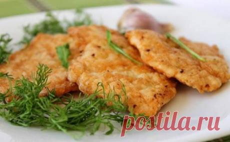 Это блюдо достойно праздничного стола, к тому же готовится быстро: куриные отбивные