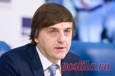 Кравцов: в школьную программу включили связанные с БПЛА темы. Вопросы искусственного интеллекта добавлены в программу по информатике, заявил министр просвещения