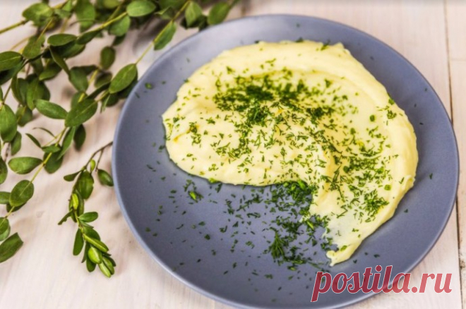 ​Самое нежное пюре Ингредиенты:Картофель — 450 гСливочное масло — 50 г Сливки 20% — 100-150 мл Соль — по вкусу Свежий укроп — опциональноНа 100 г — 157 ккалПриготовление:Отварите картофель в подсоленной воде.
Подогрейте сливки с маслом. Процедите...