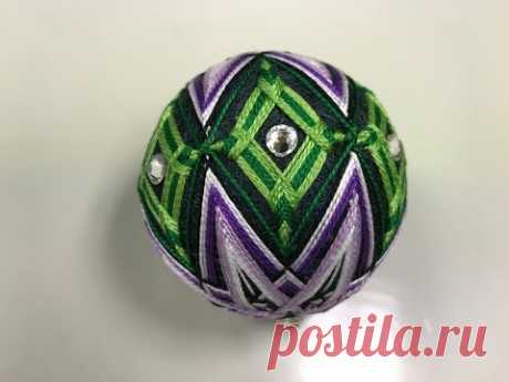 Temari Ball .Темари. "Ромбики".Фоновая вышивка  между цветками лотоса