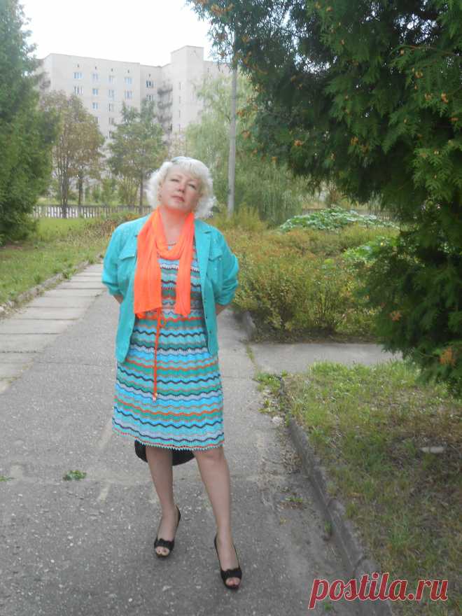 Платье узором Миссони.