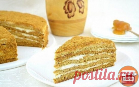 Торт Медовик
Вкуснейший торт из медового теста со сметанным кремом.
Ингредиенты:
Тесто:
3 яйца
150 г меда
100 г масла
100 г сахара
1,5 ч.л. гашеной соды
350 г муки
Крем:
500 г сметаны 20%
200 г сливок 33%-38%
180 г сахара
1 пакетик ванильного сахара (10 г)
Приготовление:
Готовим тесто.
Яйца слегка взбить, до однородности. Добавить мед, масло, сахар. Сделать водяную баню - поставить емкость в кастрюлю с кипящей водой. Подогревать до момента пока яйца, масло и мед не превратятся в однородную смесь