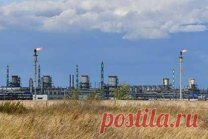 «Газпром» сократил прокачку газа через Украину. Российская компания «Газпром» сократила прокачку газа через Украину на пять процентов. 30 сентября было подано чуть более 40 миллионов кубометров газа, на следующий день подача снизилась и достигла показателя в 37,9 миллионов. Помимо этого, в оба дня Украина отклонила заявку на прокачку газа через ГИС «Сохрановка».