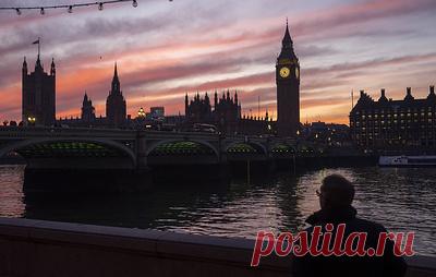 СМИ: Карл III вступил в конфликт с Церковью Англии по вопросу организации коронации. По данным газеты The Mail on Sunday, монарх выступает за проведение "более разнообразной" церемонии, в ходе которой приняли бы участие представители других вероисповеданий наравне с христианами