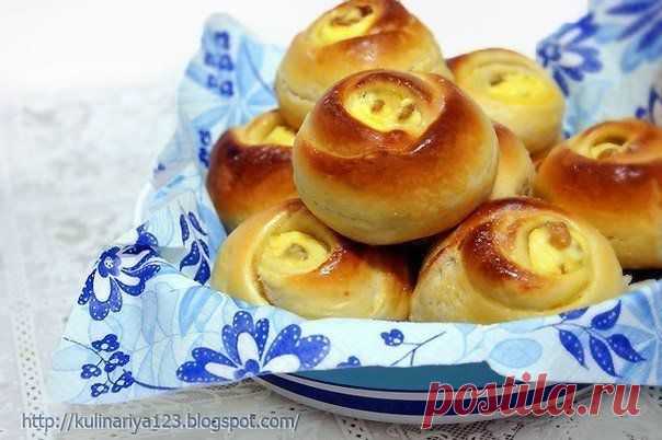 Булочки "Розочки" с творогом

Это красивая и вкусная выпечка.