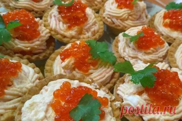 Тарталетки с крабовыми палочками и творожным сыром — Сад Заготовка