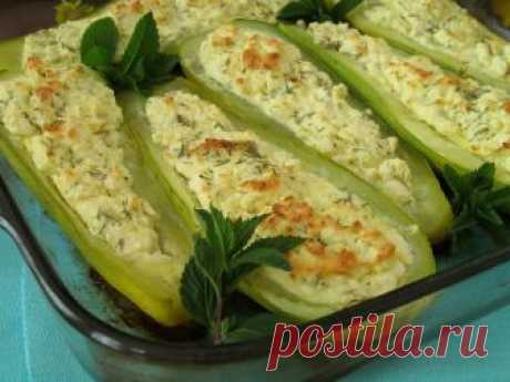 Кабачки фаршированные сыром