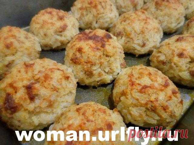 Ежики из фарша с рисом в духовке. На запах сбегутся все соседи! - woman Вкус этого рецепта ежиков из фарша с рисом приготовленного в духовке напоминает мне обед в детском саду. А Вам готовили такие ежики? Корочка слегка хрустящая, а серединка сочная...