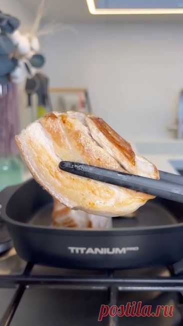 Томлёная грудинка. Вкусно как в горячем, так и в холодном виде.📌 ИНГРЕДИЕНТЫ:✔️Грудинка — 1 кг✔️Пиво — 0,5 л ✔️Соль — по вкусу (у меня 1 ч. ложка) ✔️Чёрный ...