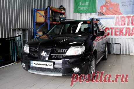 Mitsubishi Outlander с установленным лобовым стеклом от Pilkington