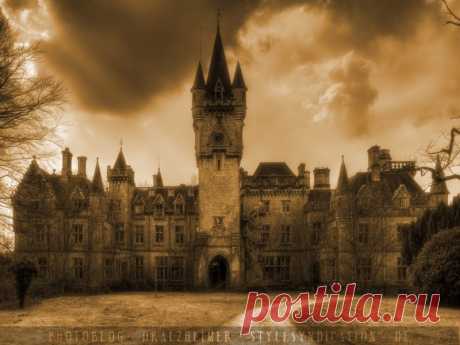 Заброшенный замок Chateau Miranda Заброшенный замок 19–го века. Celles (Namur, Belgium).Miranda castle (французское название Сhateau Miranda), так же известен как Noisy castle (французское название Сhateau de Noisy).  Замок 19 века, расположенный в Бельгии (провинция Namur, поселок Selles). Замок был построен английским...