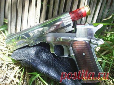Пистолет 12-го калибра. Не шутка.