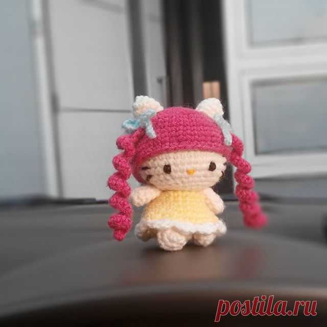 Hello Kitty as a girl. I made it because i inspired with the beautiful hello kit... | Iconosquare