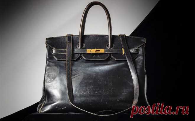Сумку Hermès Джейн Биркин продали на аукционе за рекордные $10 млн. На аукционе Sotheby’s продали оригинальную сумку Hermès, которая принадлежала французской певице и актрисе британского происхождения Джейн Биркин, за $10 млн с учетом комиссионных, сообщает CNN.