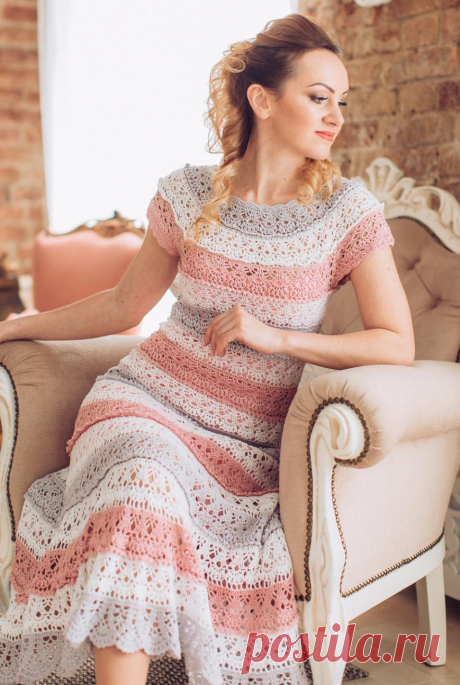 Платье на круглой кокетке крючком красивым узором "Лилия".