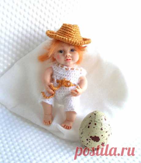 Mini Baby doll, OOAK, easter kid gift, Red little Cowboy,Miniature from doll house 1:12, pose able, adorable button babies,Living Doll clay The easter kid adorable button babies, the Red baby Cowboy from polymeric Living Doll clay Growth of the kid of all 7.5cm (2,95 in) Head, hands and legs mobile. Hair from a natural colored nanny-goat. Overalls and hat are connected by a hook special for this kid Eyes and lips are painted with acrylic paint This kid will be suitable for...