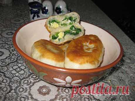 Бабушкины пирожки с луком и яйцом..