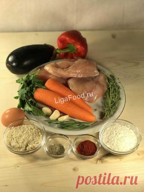 Овощное рагу с куриным филе в ореховой панировке
