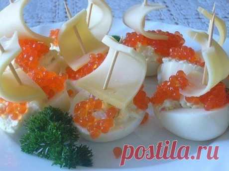 Закусочные кораблики из яиц