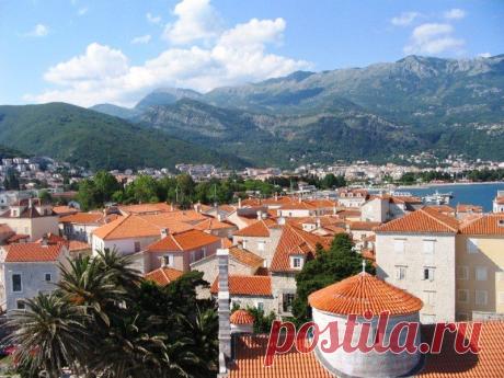 ЧЕРНОГОРИЯ - ни с чем не сравнима по своей красоте страна! Протяженные роскошные песчаные пляжи на побережье лазурного Адриатического моря и своеобразные, необычайные горы - что может быть прекраснее, чем отдых в Черногории среди всей этой роскоши!