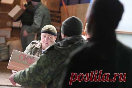 Сообщение о выдаче гумпомощи в обмен на членство в партии в ДНР не подтвердилось. На сайте украинского Центра национального сопротивления появилось сообщение о том, что в Донецкой народной республике гуманитарную помощь пенсионерам раздают якобы в обмен на вступление в партию «Единая Россия». Впоследствии данные сведения не нашли подтверждения и оказались фейковыми.