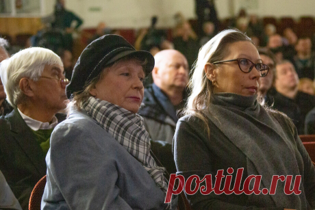 МИР24 | Со Светланой Светличной простились в Москве: в последний путь ее проводили аплодисментами