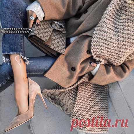 20 стильных вариаций фасонов короткого пальто для настоящих модниц За окном дождь, а это значит, что скоро погода совсем перестанет радовать нас теплом и солнцем. На их смену приходит хмурое холодное время. То самое время, когда при выходе из дома важно тепло одеться...